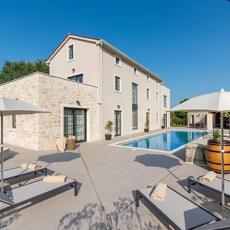 Madora With Private Pool And Bbq *