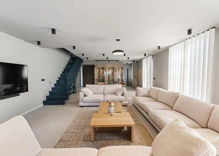 Villa Madora With Private Pool And Bbq Kirmenjak
